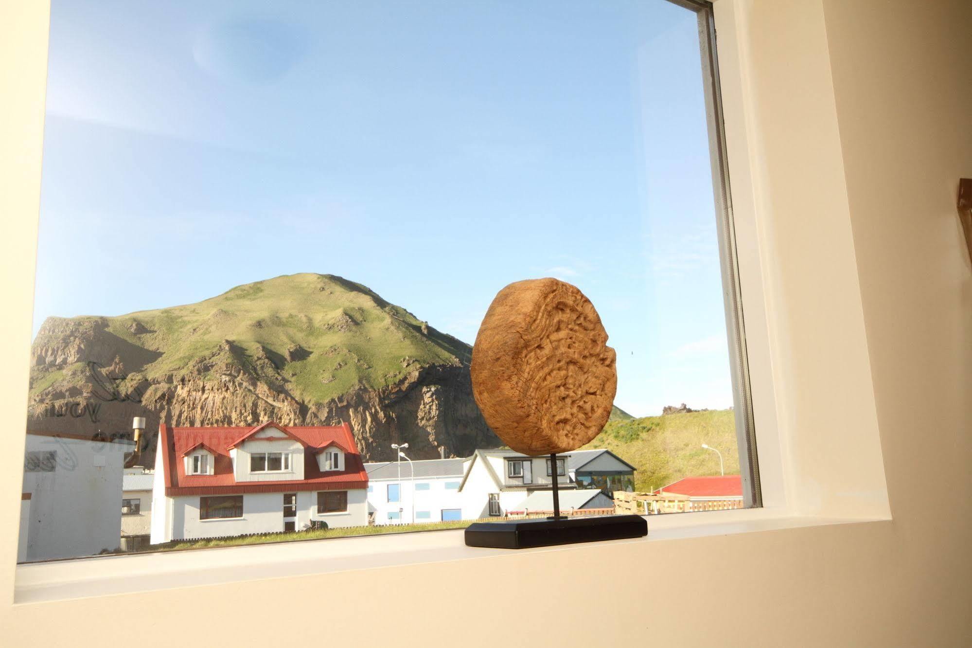 Aska Hostel Vestmannaeyjar Exterior photo